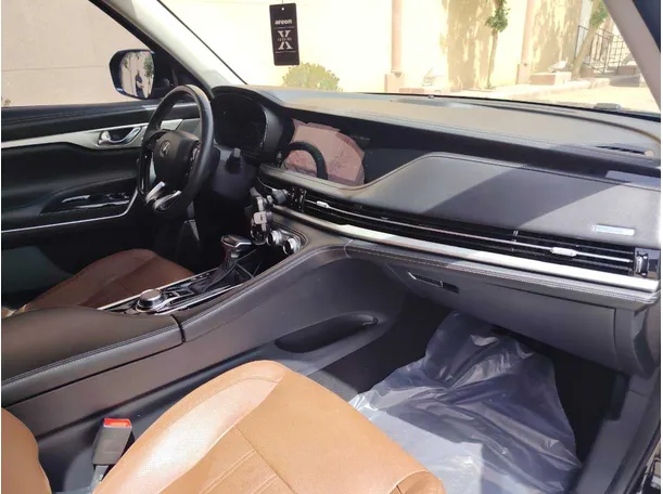 Car image 13