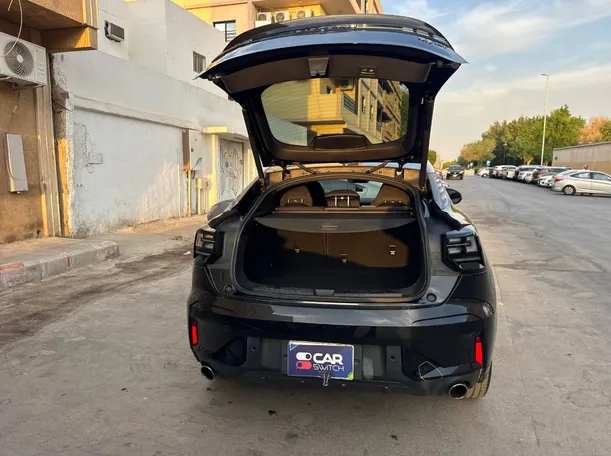 Car image 19
