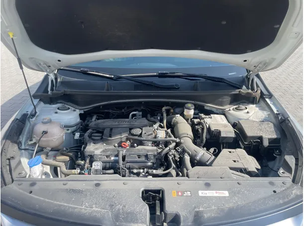 Car image 27