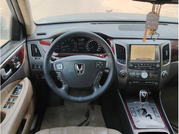 Car image 23