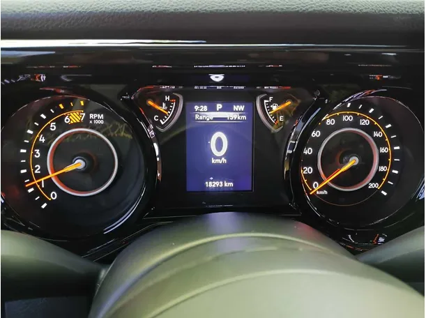 Car image 18