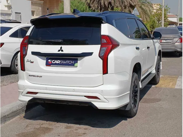 Car image 5
