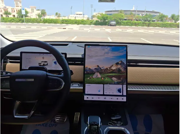 Car image 16