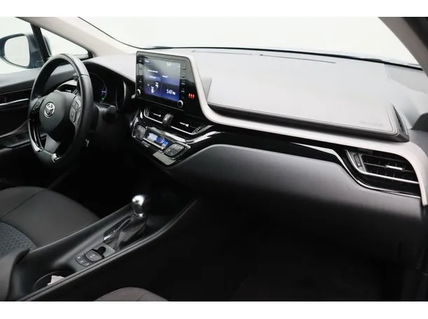 Car image 10