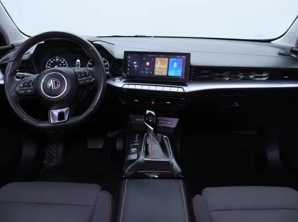 Car image 14