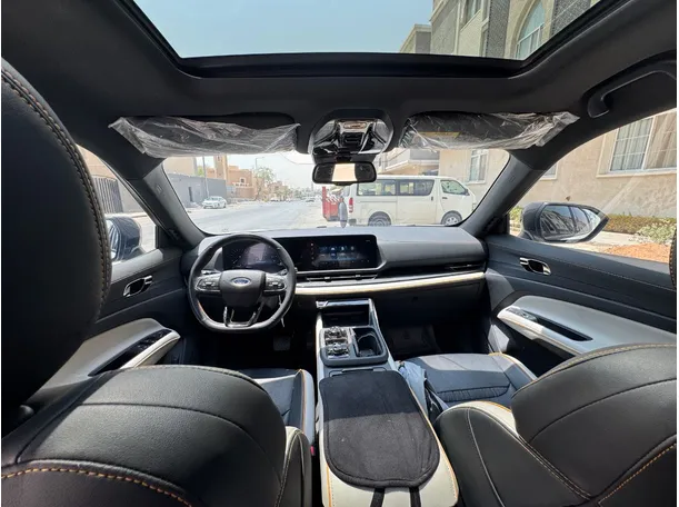 Car image 15