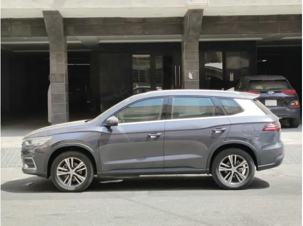 Car image 8