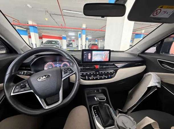 Car image 11