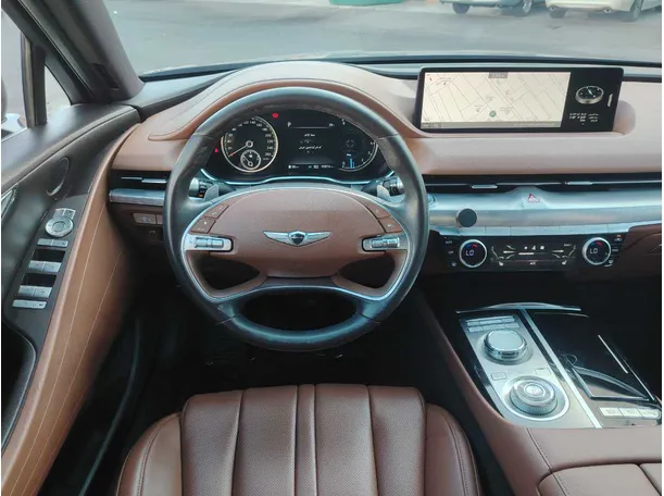 Car image 25