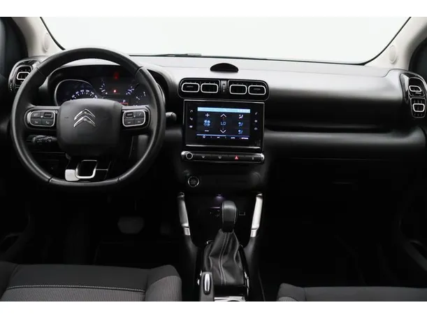 Car image 14