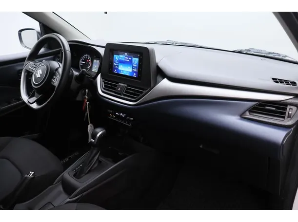 Car image 10