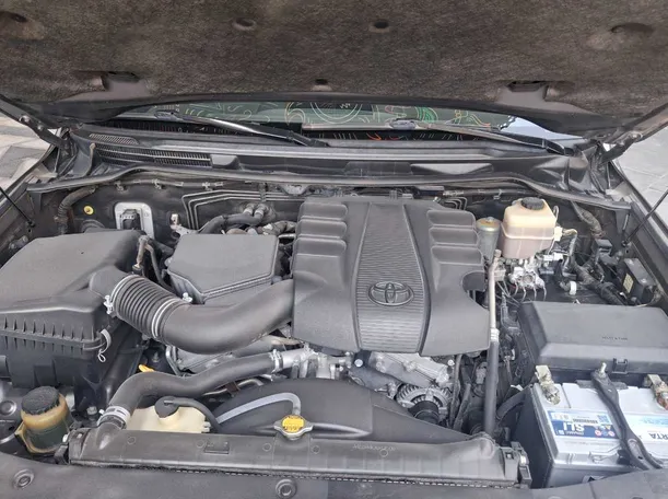 Car image 19