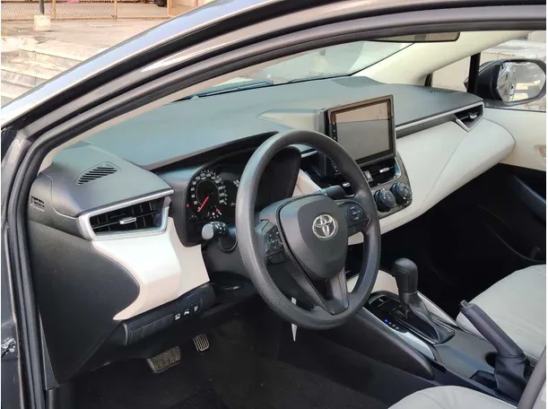 Car image 13