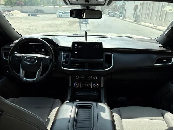 Car image 18