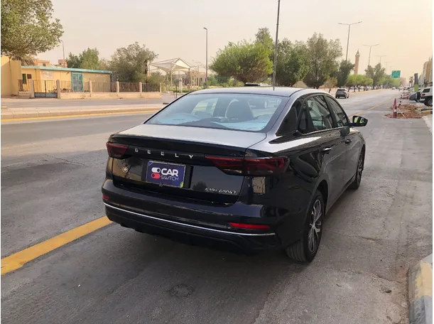 Car image 5