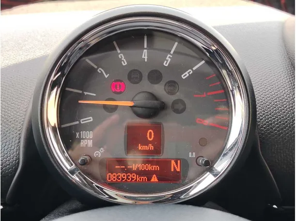 Car image 24