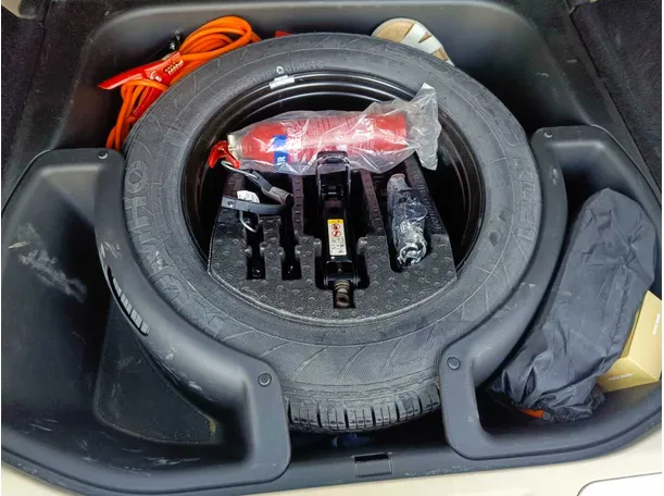 Car image 39