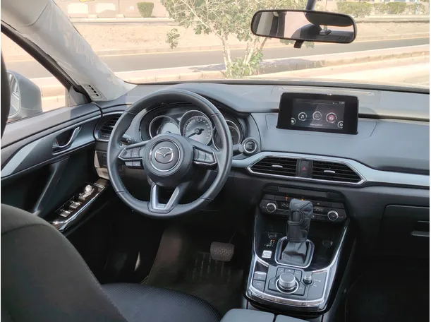 Car image 24