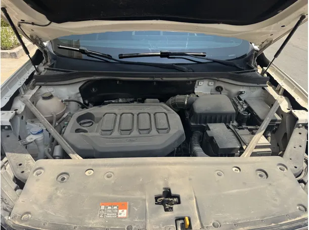 Car image 25