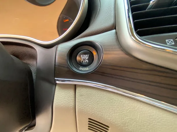 Car image 27