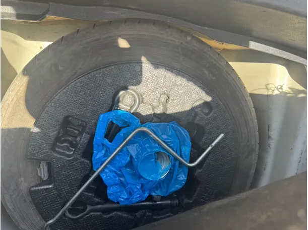 Car image 21