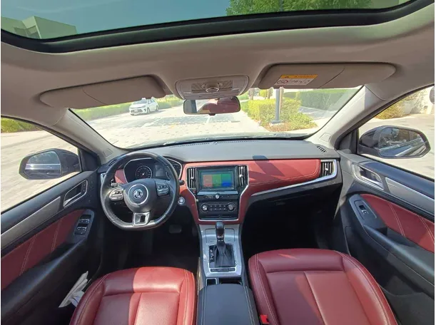 Car image 14