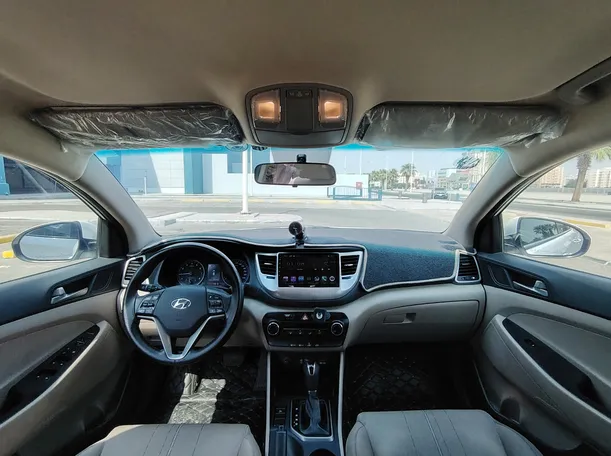 Car image 17