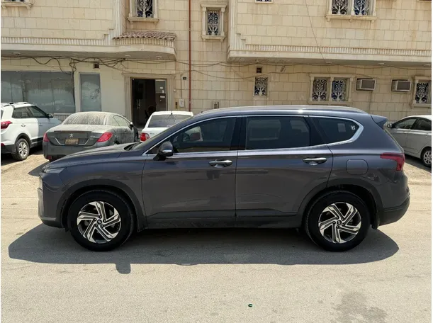 Car image 8