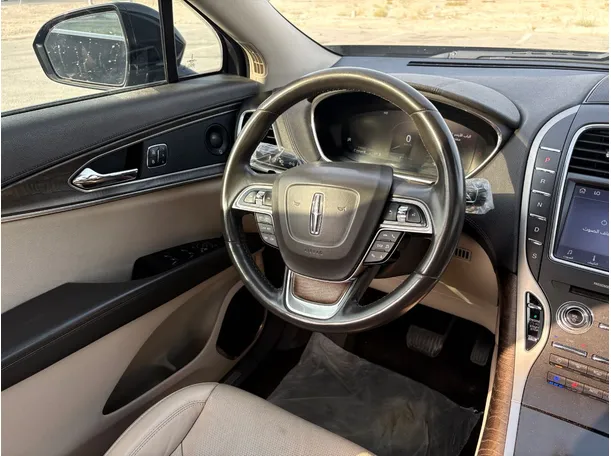 Car image 22
