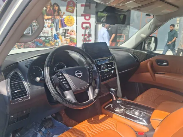 Car image 11