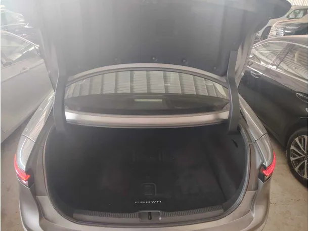 Car image 33