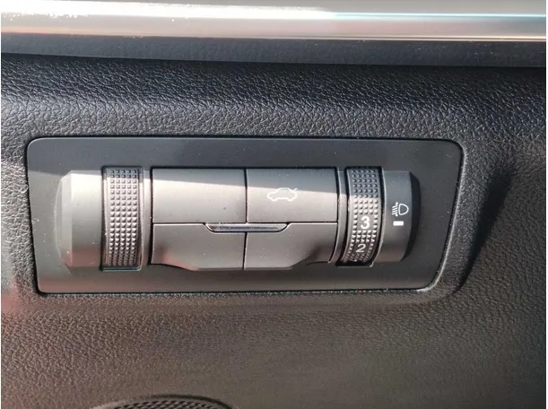 Car image 31