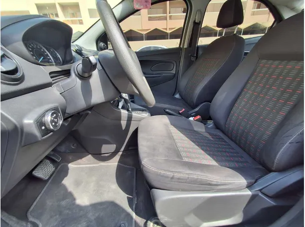 Car image 12