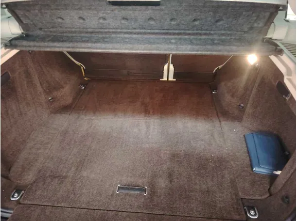 Car image 38