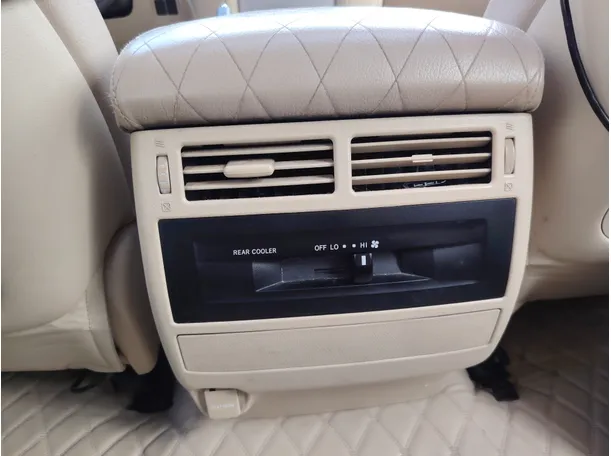 Car image 27