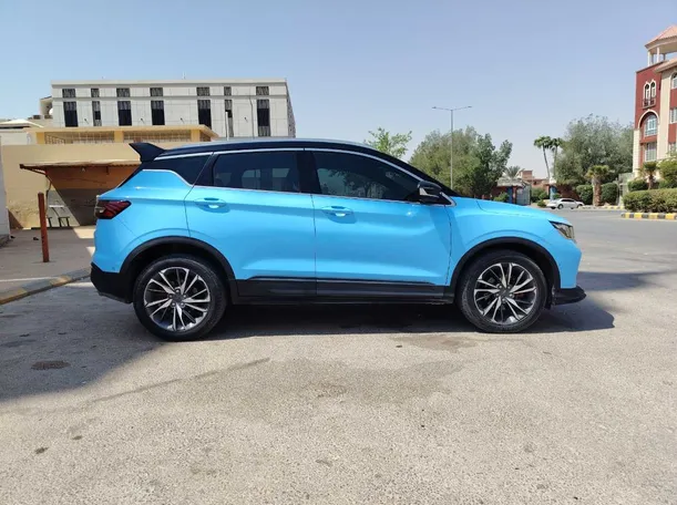 Car image 4