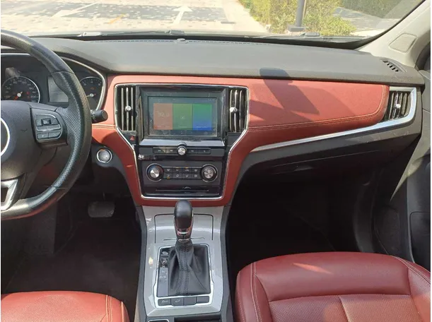 Car image 15