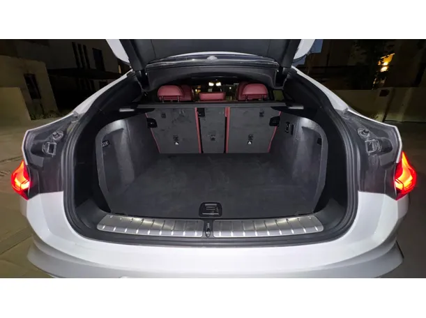 Car image 24
