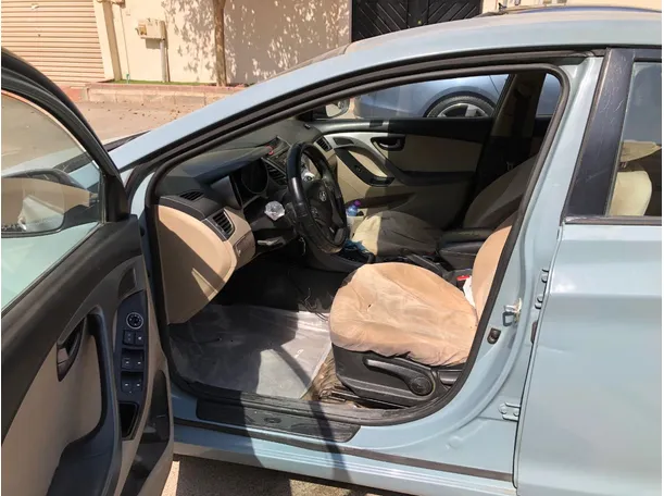 Car image 11
