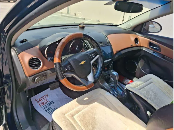 Car image 11