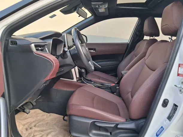 Car image 12