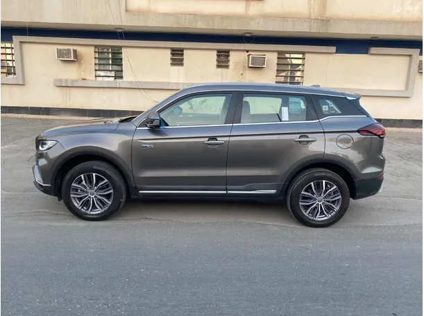 Car image 8