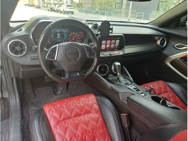Car image 11