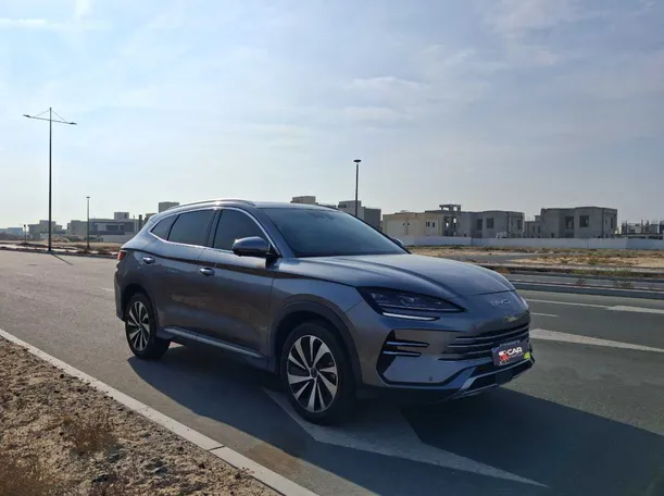 Car image 4