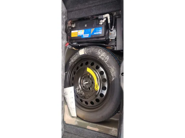 Car image 33