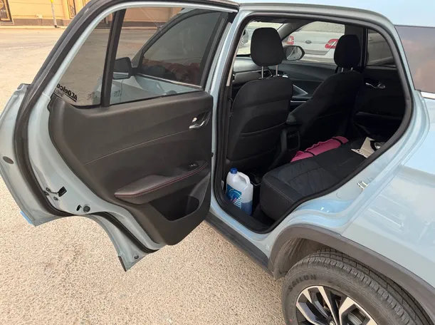 Car image 12
