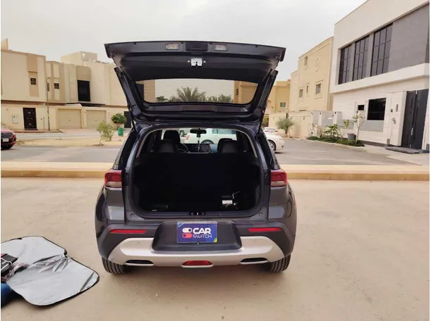 Car image 23