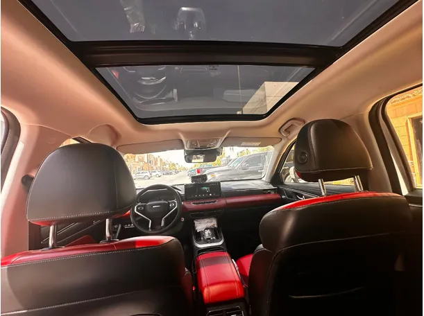 Car image 16
