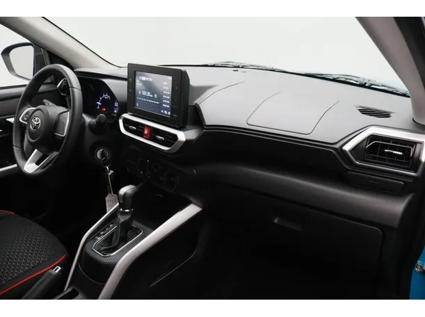 Car image 10