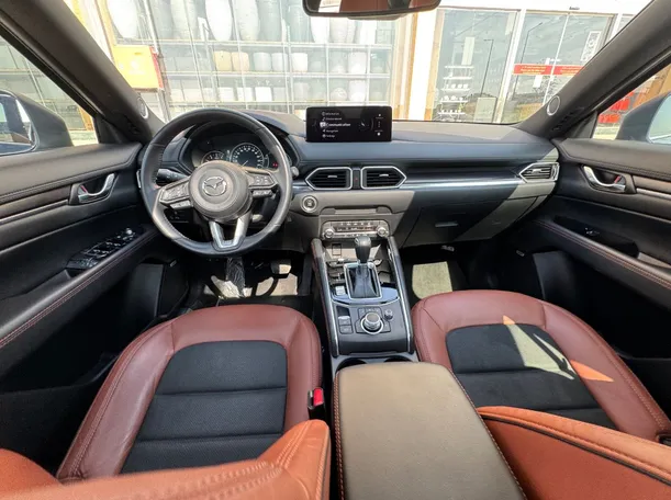Car image 15